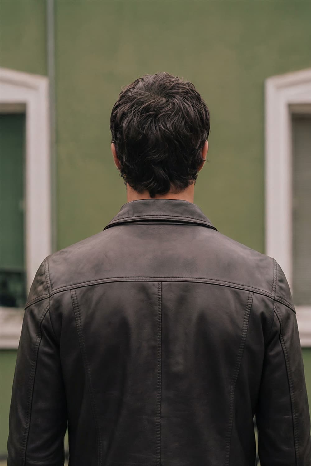 Elton Gold Collar Dark Brown