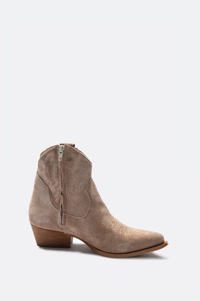 Petrarca Suede Boots in Beige