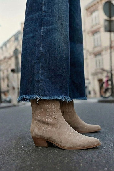 Petrarca Suede Boots in Beige