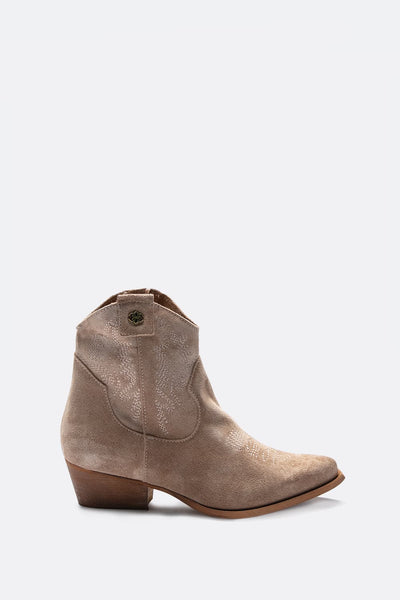 Petrarca Suede Boots in Beige