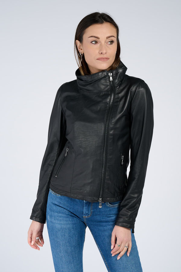 Sally Bis donna Barone firenze